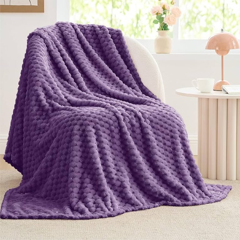 Cozy Fleece Throw Blanket - Ultra-Soft Comfort for Every Season