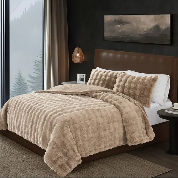 Frye Bubble Faux Fur Throw Blanket textured