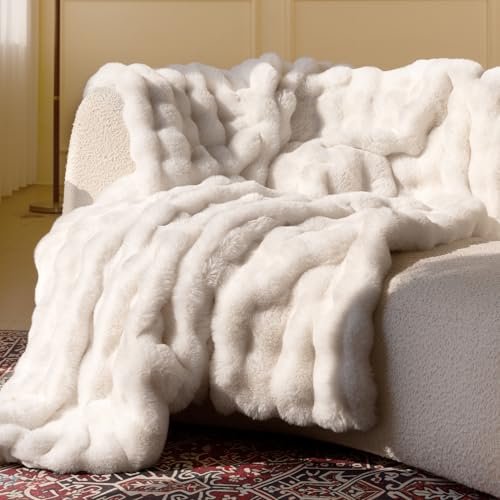 Luxe Faux Fur vs Arctic Luxe Throw: Which Frye Blanket Wins?