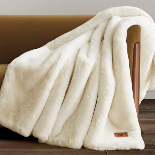 Luxe Faux Fur vs Ultra Fuzzy Throw: Which Frye Blanket Wins?